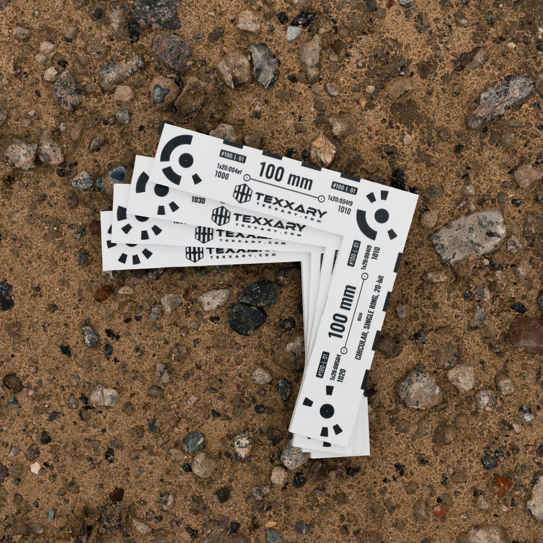 Scale Bars with Coded Targets or April Tags in Photogrammetry